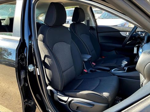 Certified 2024 Kia Forte LXS image 8