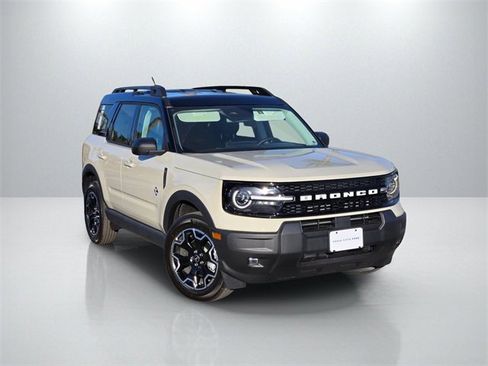 New 2025 Ford Bronco Sport Outer Banks image 1