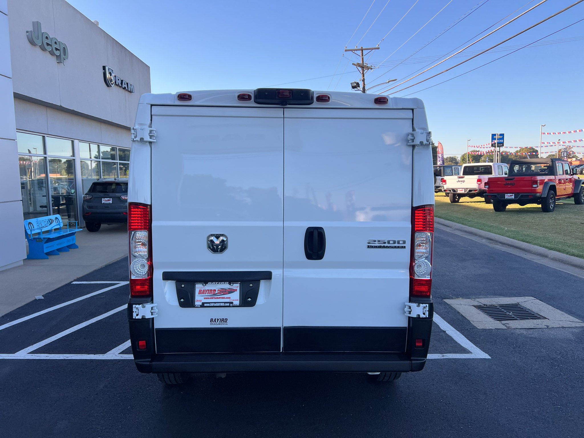 Used 2025 RAM ProMaster 2500 w/ Convenience Group FWD image 10
