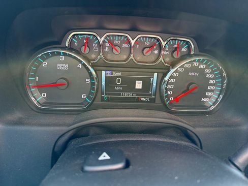 Used 2018 Chevrolet Suburban Premier image 12