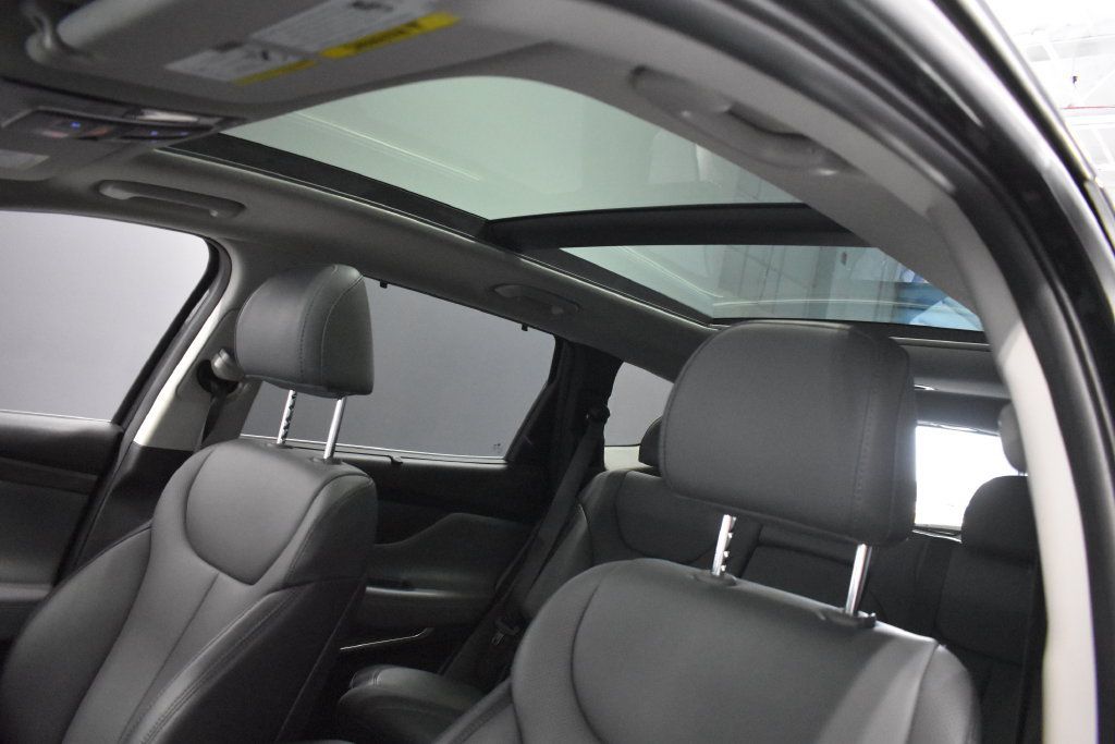 Used 2023 Hyundai Santa Fe SEL w/ Premium Package AWD/4WD image 18