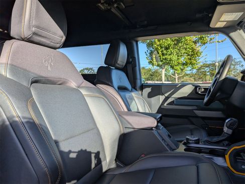 Used 2022 Ford Bronco Badlands image 32