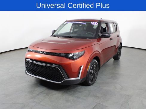 Used 2023 Kia Soul S FWD image 2