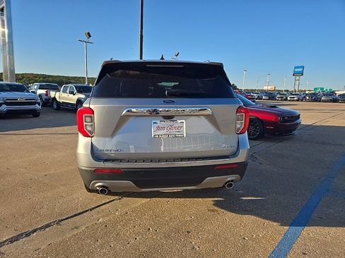 Used 2024 Ford Explorer Limited image 4