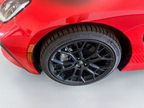 Used 2025 Toyota GR86 Premium w/ GR Wheel Package (TMS RWD image 28