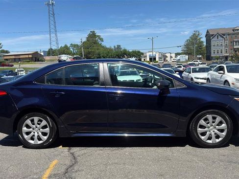 Used 2024 Toyota Corolla LE FWD image 11