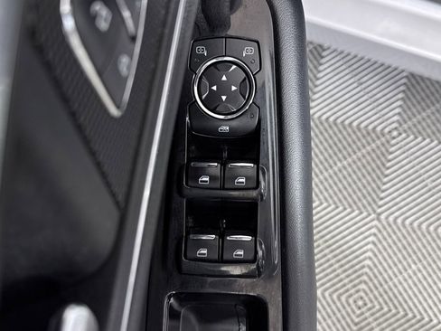 Used 2015 Ford Edge Titanium image 25