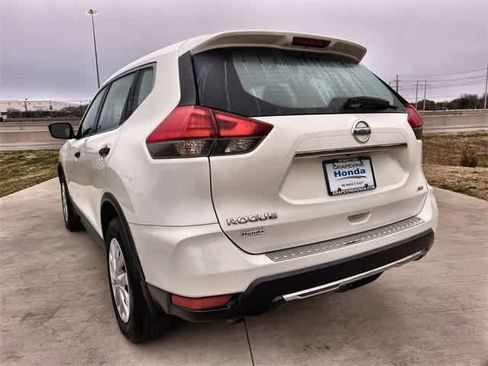 Used 2017 Nissan Rogue S image 5