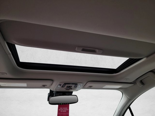 Used 2026 Toyota Sienna XLE FWD image 21