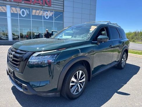 Certified 2024 Nissan Pathfinder SL w/ Black Appearance Package AWD/4WD image 25