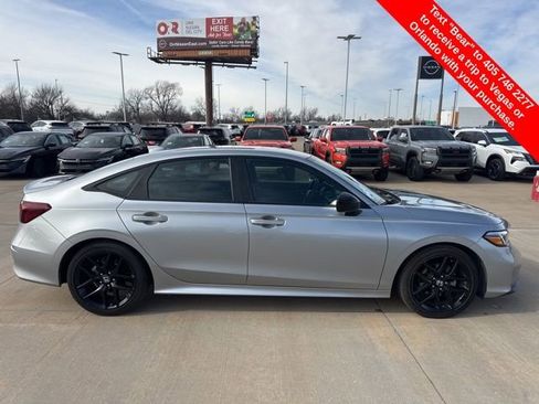 Used 2025 Honda Civic Sport image 6