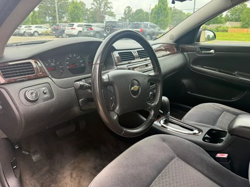 Used 2014 Chevrolet Impala Limited LS FWD image 9