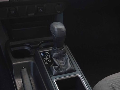 Used 2022 Toyota Tacoma SR w/ SR Convenience Package RWD image 21