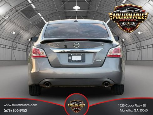 Used 2015 Nissan Altima 2.5 S w/ Special Edition Package FWD image 4