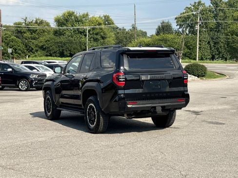 Used 2025 Toyota 4Runner TRD Off-Road Premium AWD/4WD image 7