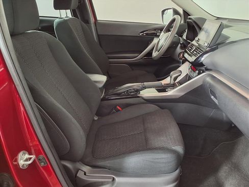 Used 2022 Mitsubishi Eclipse Cross LE image 9