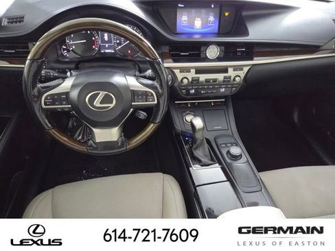 Used 2016 Lexus ES 350 w/ Premium Package w/Wood Trim FWD image 19