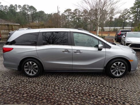 Used 2023 Honda Odyssey EX-L image 4
