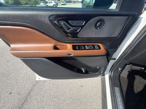 Used 2023 Lincoln Aviator Reserve w/ Equipment Group 201A AWD/4WD image 22