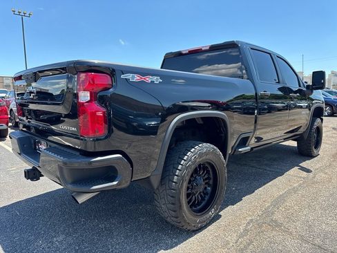 Used 2022 Chevrolet Silverado 2500 Custom w/ Custom Value Package AWD/4WD image 4