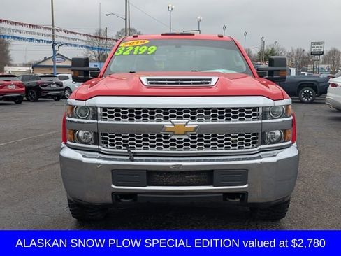Used 2019 Chevrolet Silverado 2500 W/T image 2