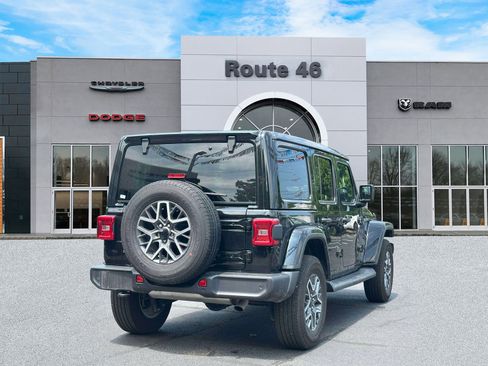 Used 2025 Jeep Wrangler Unlimited Sahara AWD/4WD image 5