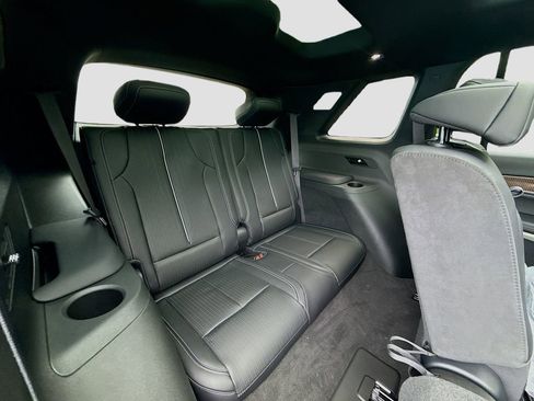 New 2026 Cadillac Vistiq Luxury image 30