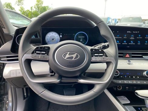 New 2026 Hyundai Elantra Limited FWD image 11