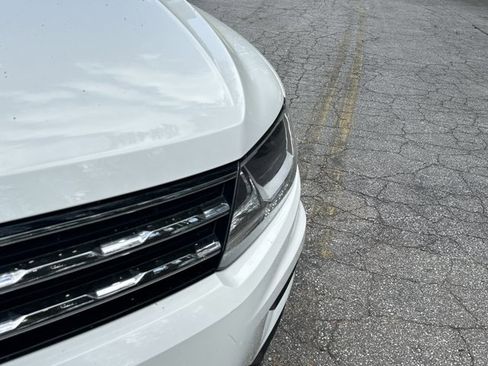 Used 2018 Volkswagen Tiguan SE w/ Panoramic Sunroof Package image 14