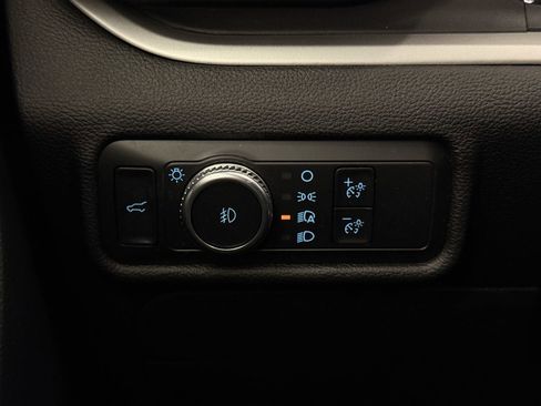 Used 2021 Ford Explorer XLT w/ Equipment Group 202A image 47