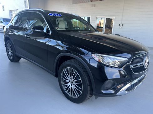 Certified 2025 Mercedes-Benz GLC 300 image 7