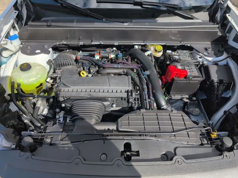 New 2025 Ford Maverick XL w/ Equipment Group 102A image 34