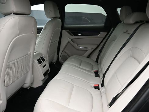 Used 2023 Jaguar F-PACE S AWD/4WD image 21