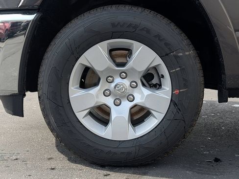 New 2026 RAM 1500 4x4 Crew Cab image 4