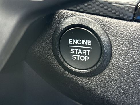 Used 2025 Ford Escape ST-Line AWD/4WD image 21