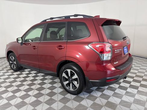 Used 2017 Subaru Forester 2.5i Limited AWD/4WD image 5