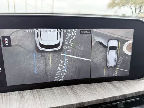 Used 2024 Kia Telluride SX w/ Towing Package image 39