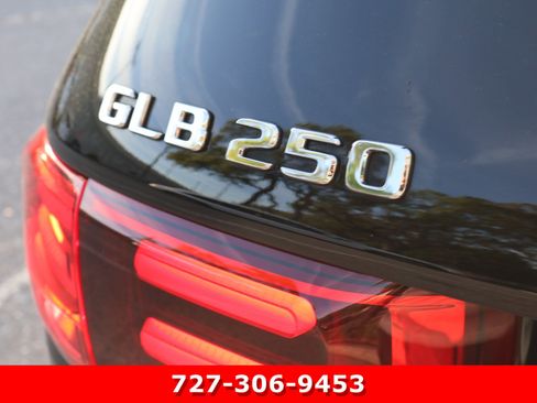 Certified 2024 Mercedes-Benz GLB 250 image 9