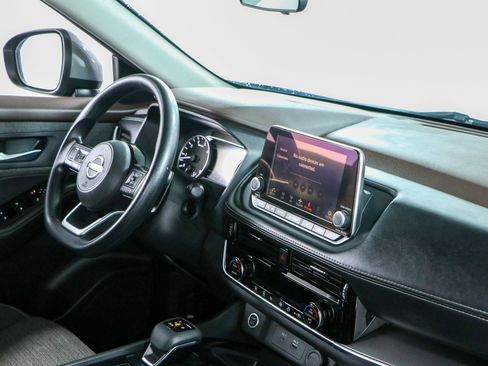 Used 2023 Nissan Rogue SV FWD image 24