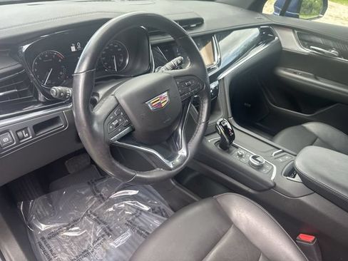 Certified 2024 Cadillac XT6 Premium Luxury AWD/4WD image 12