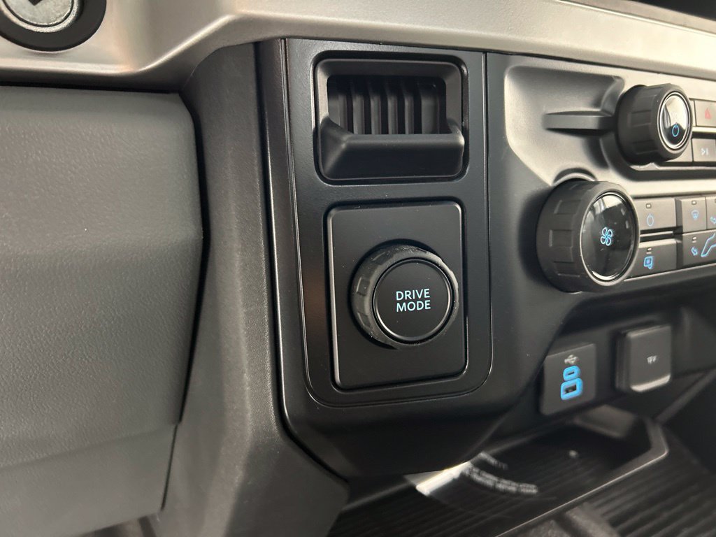 Used 2025 Ford F250 XL RWD image 15