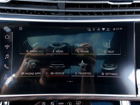 Used 2021 Audi Q8 Premium Plus w/ Premium Plus Package AWD/4WD image 22