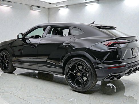 Used 2020 Lamborghini Urus image 8