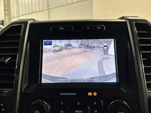 Used 2021 Ford F250 XLT w/ XLT Premium Package AWD/4WD image 21