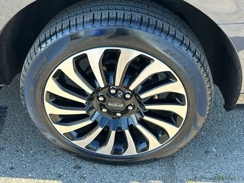 Used 2023 Lincoln Navigator Black Label image 6
