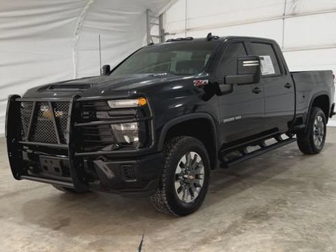 Used 2024 Chevrolet Silverado 2500 Custom w/ Custom Convenience Package AWD/4WD image 8
