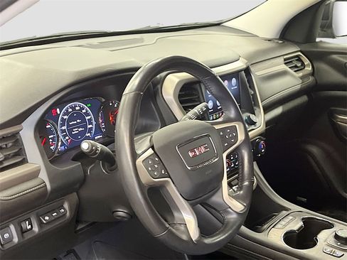 Used 2022 GMC Acadia Denali w/ Denali Ultimate Package image 9