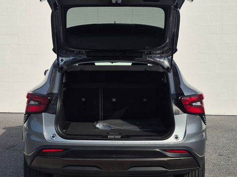 New 2026 Chevrolet Trax ACTIV w/ Sunroof Package FWD image 15