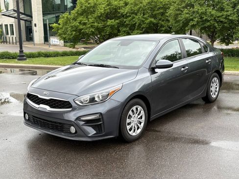 Used 2020 Kia Forte Sedan FWD image 2