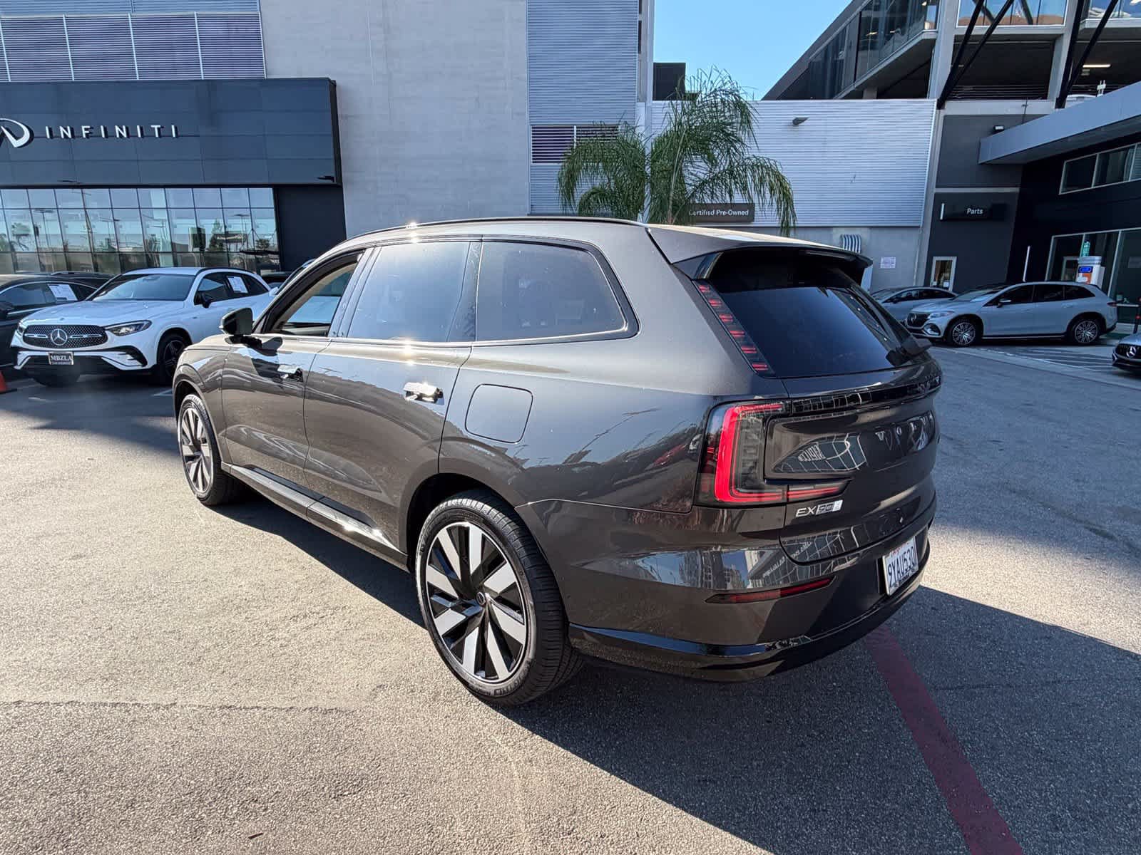 Used 2025 Volvo EX90 Ultra w/ Protection Package Premier AWD/4WD image 3